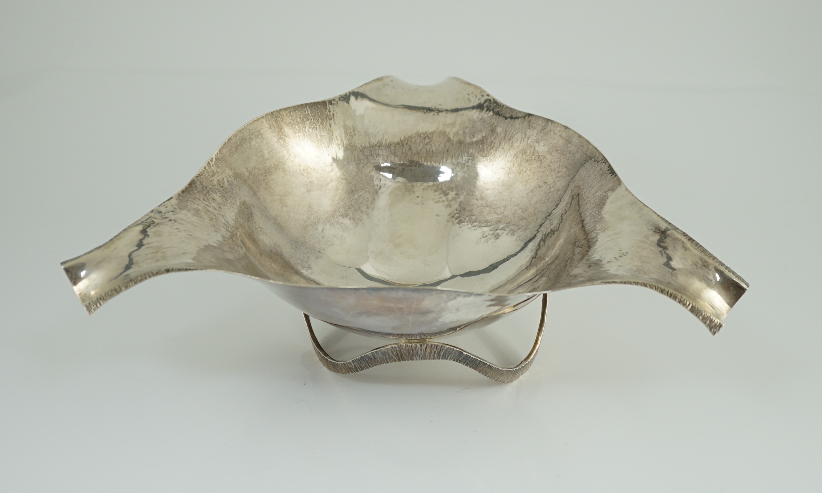 An Elizabeth II silver triform fruit bowl, by Graham Watling